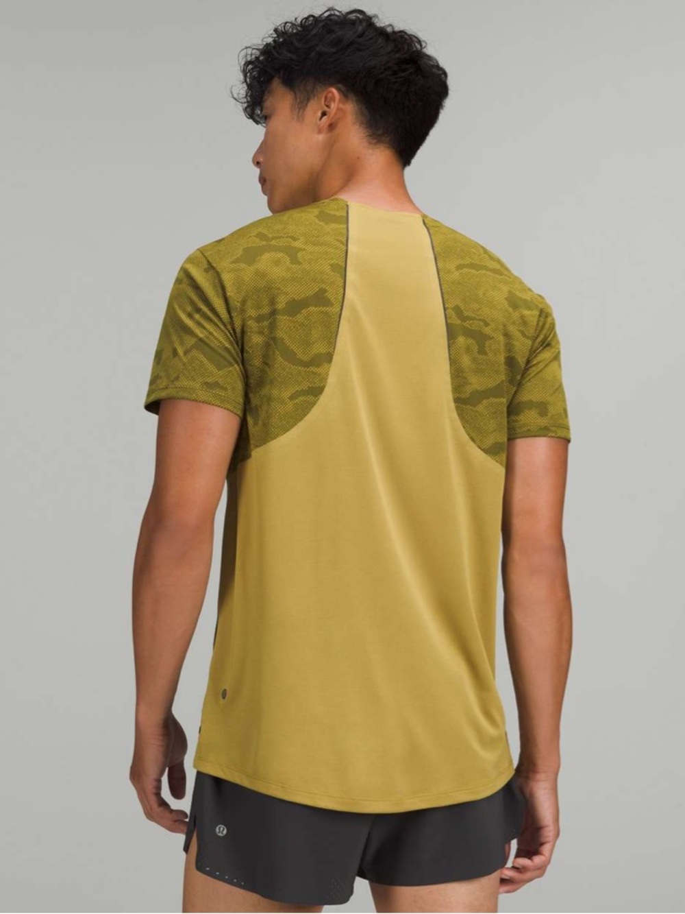 Lululemon Fast and Free Short Sleeve
Shirt Chroma Camo Auric Gold Green Small